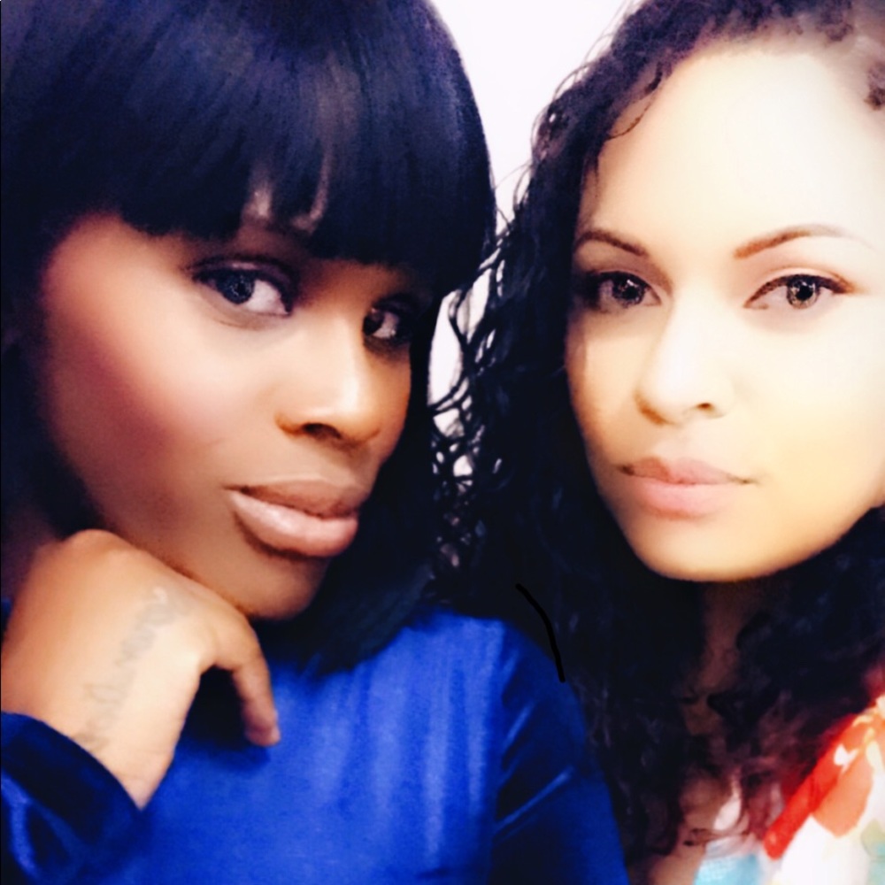 Know Poshers Alexis Marie of Blushworthy Boutique